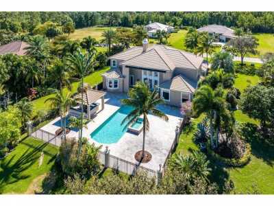 Home For Sale in Palm Beach Gardens, Florida