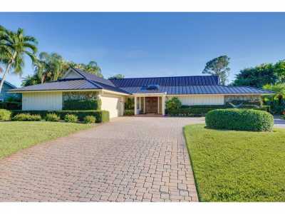 Home For Sale in Stuart, Florida