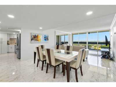 Home For Sale in West Palm Beach, Florida