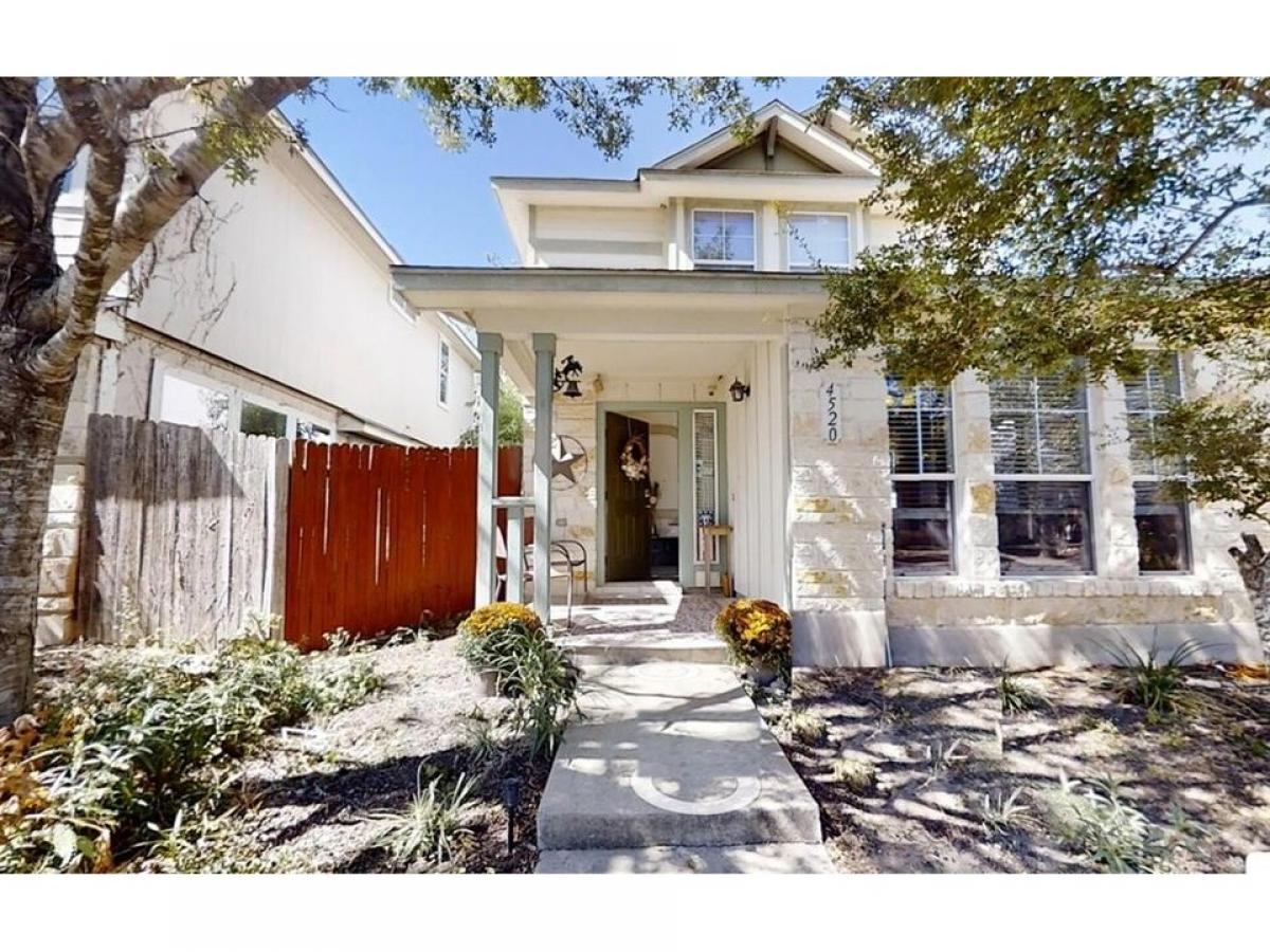 Picture of Home For Sale in Austin, Texas, United States