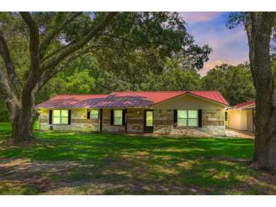 Home For Sale in Hankamer, Texas