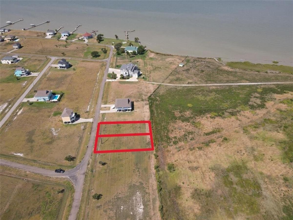 Picture of Residential Land For Sale in Smith Point, Texas, United States