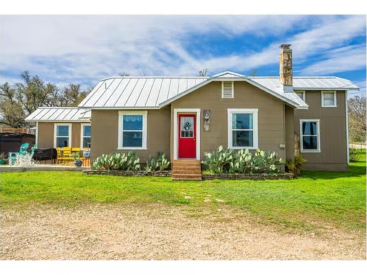 Picture of Home For Sale in Harper, Texas, United States