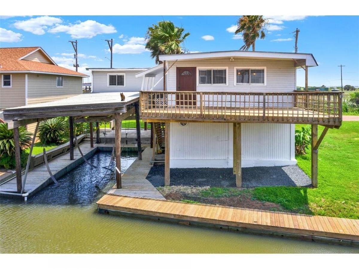 Picture of Home For Sale in Freeport, Texas, United States