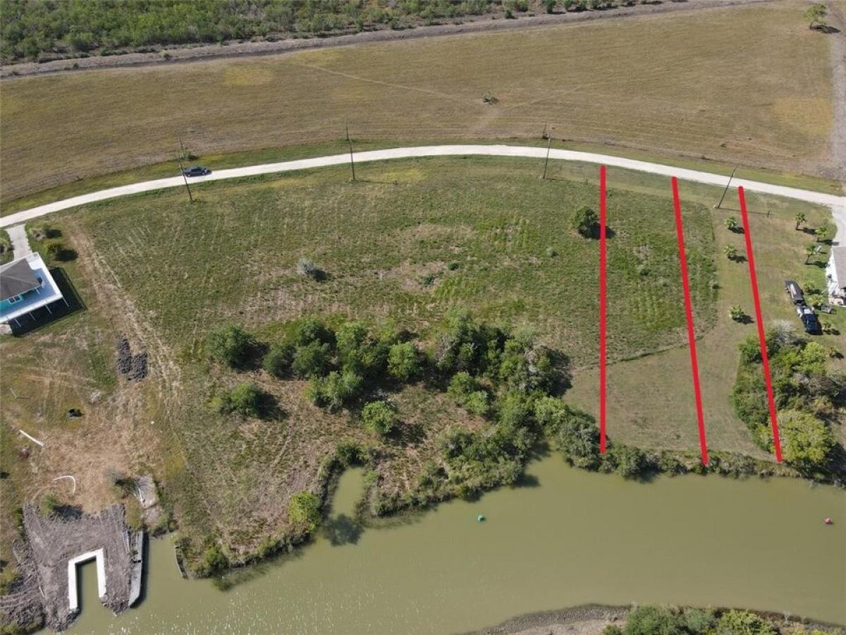 Picture of Residential Land For Sale in Smith Point, Texas, United States