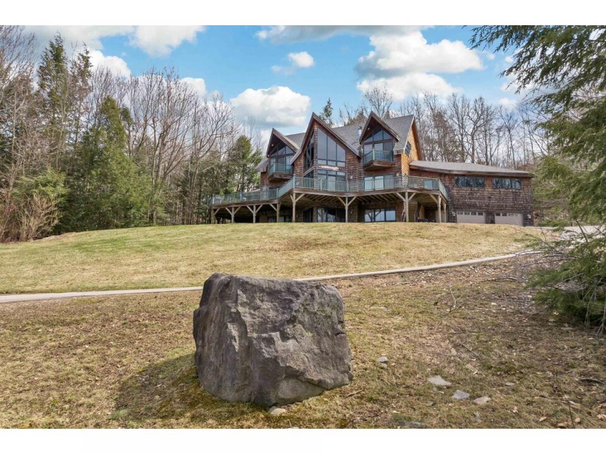 Picture of Home For Sale in Gilford, New Hampshire, United States