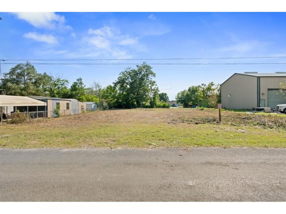 Picture of Residential Land For Sale in Bacliff, Texas, United States