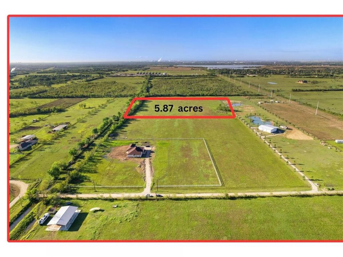 Picture of Residential Land For Sale in Crosby, Texas, United States