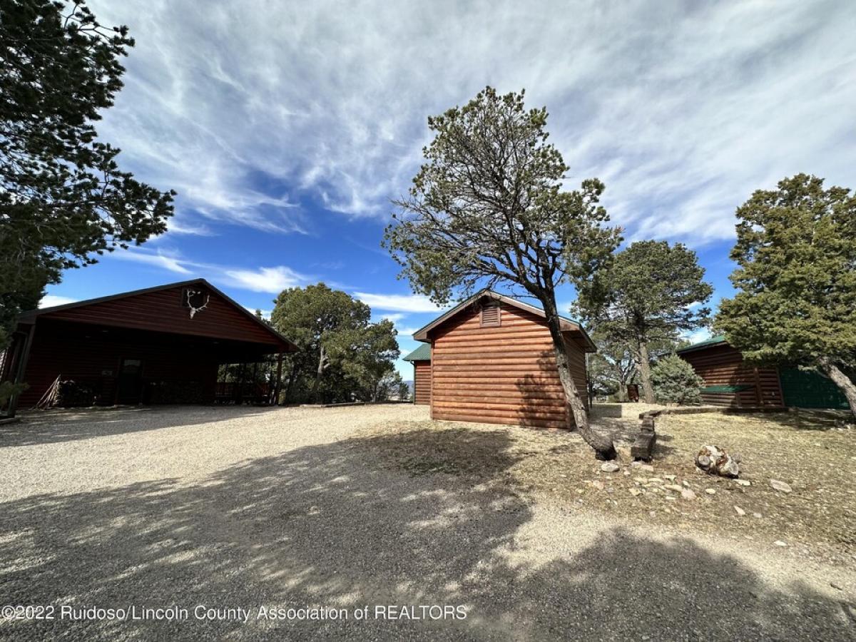 Picture of Home For Sale in Capitan, New Mexico, United States