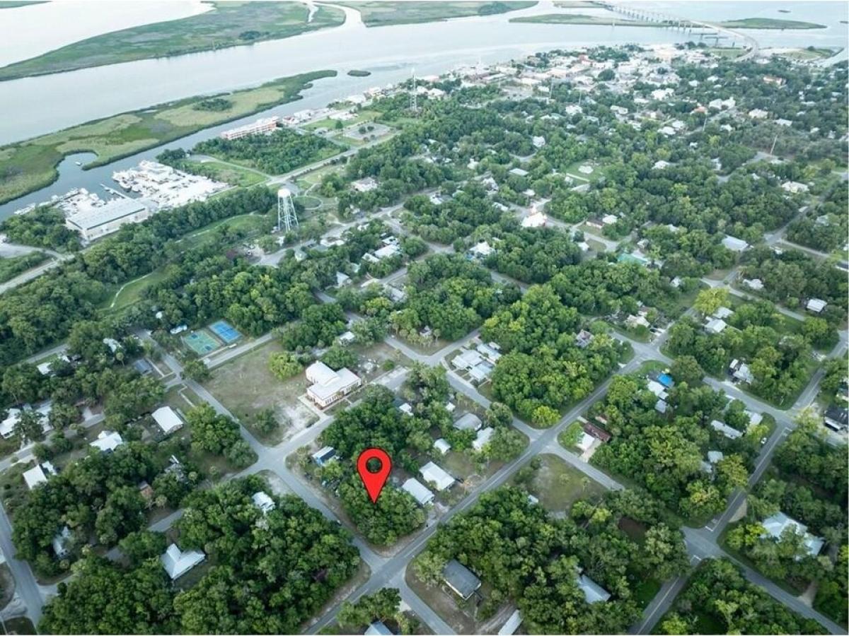 Picture of Residential Land For Sale in Apalachicola, Florida, United States