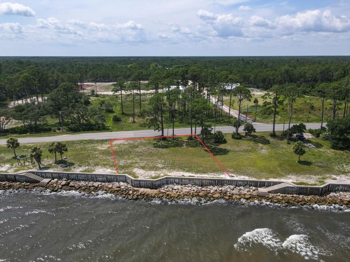 Picture of Residential Land For Sale in Carrabelle, Florida, United States