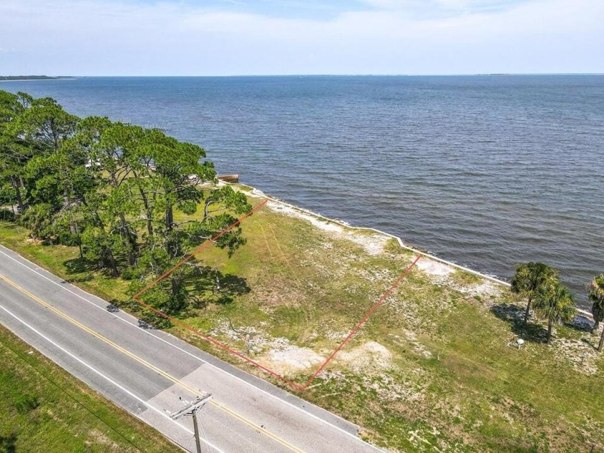 Picture of Residential Land For Sale in Carrabelle, Florida, United States