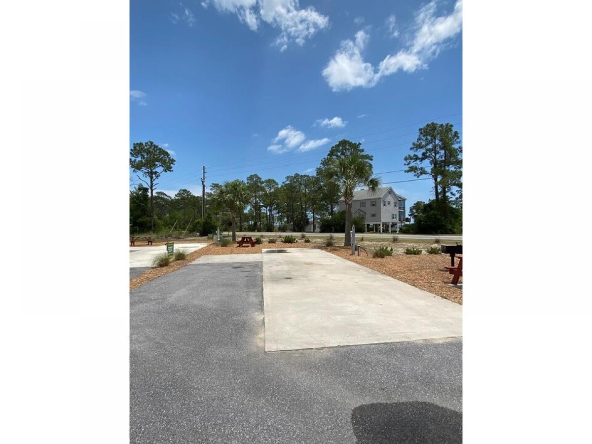 Picture of Residential Land For Sale in Carrabelle, Florida, United States