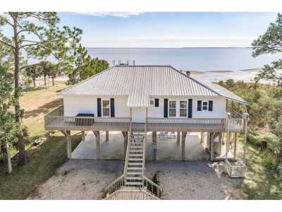 Home For Sale in Carrabelle, Florida