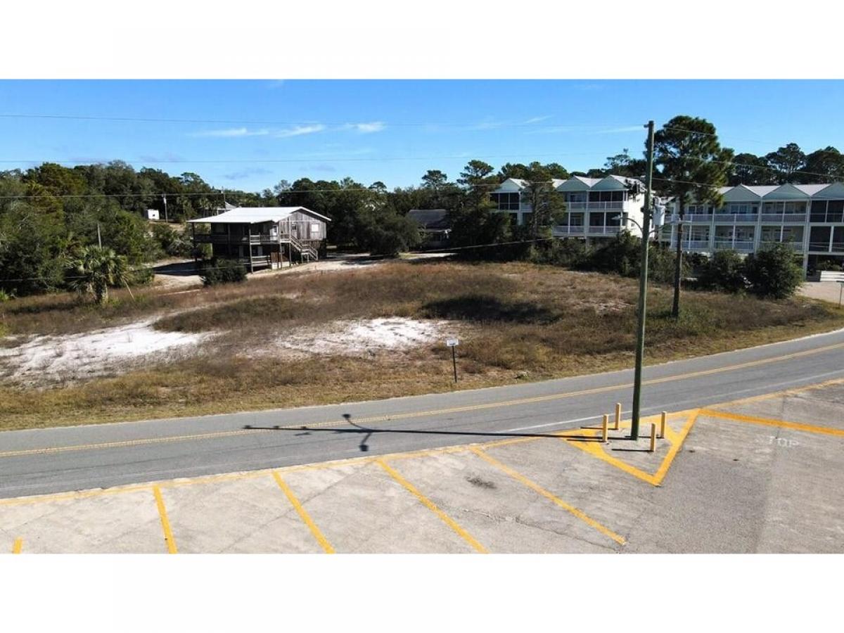 Picture of Residential Land For Sale in Carrabelle, Florida, United States