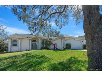 Home For Sale in Lecanto, Florida