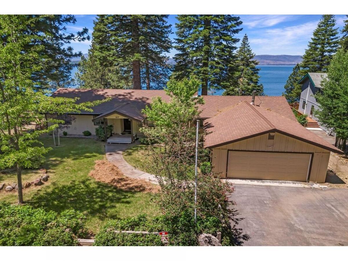 Picture of Home For Sale in Lake Almanor, California, United States