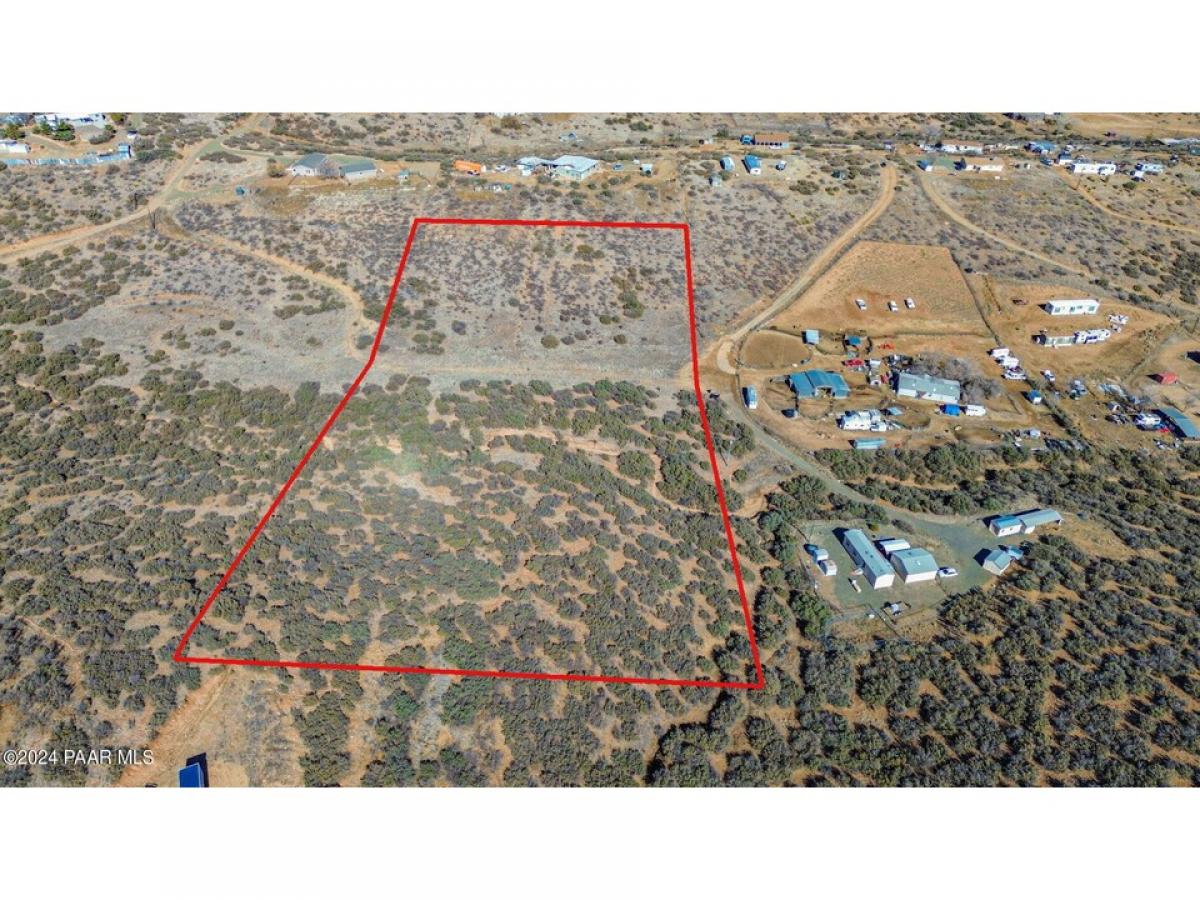 Picture of Residential Land For Sale in Dewey-Humboldt, Arizona, United States