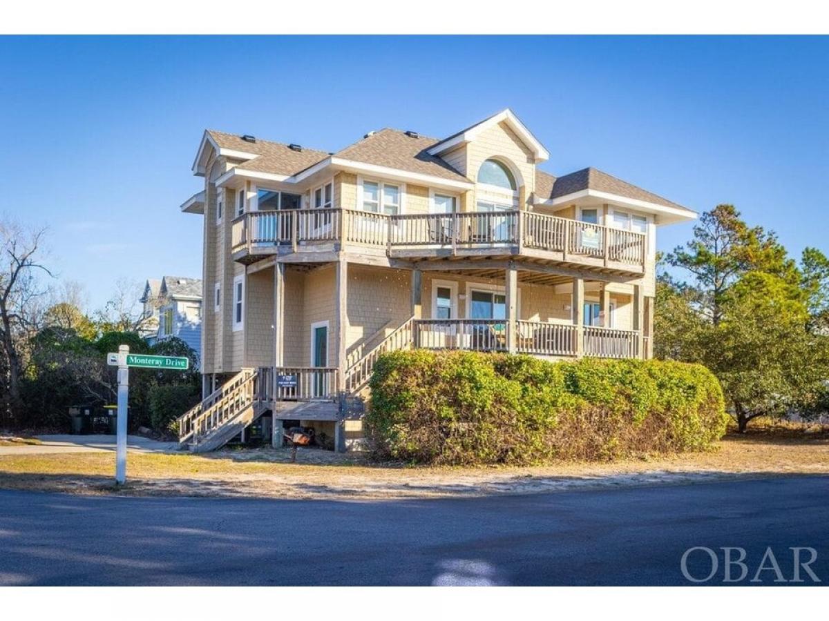 Picture of Home For Sale in Corolla, North Carolina, United States