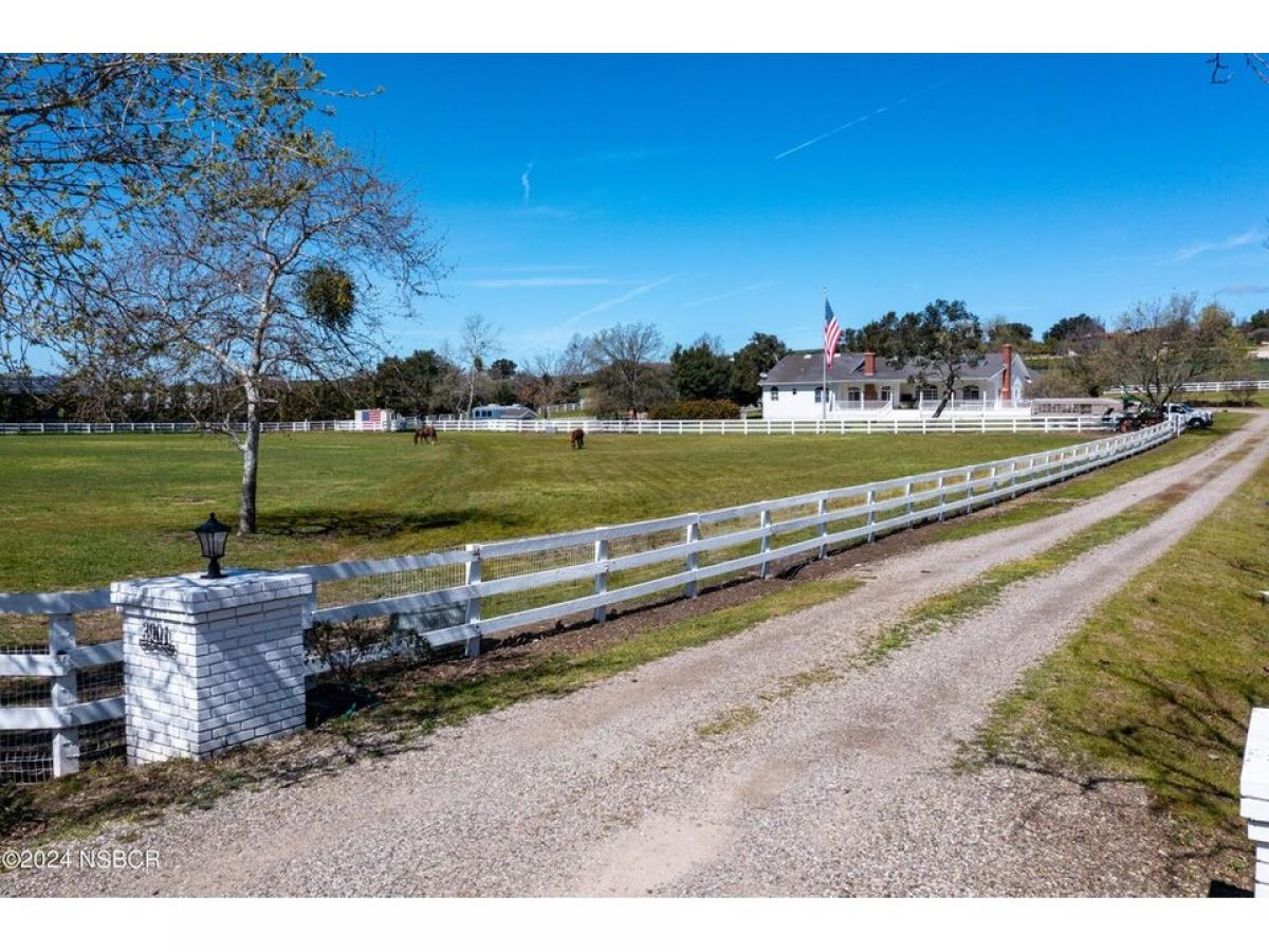 Picture of Home For Sale in Santa Ynez, California, United States