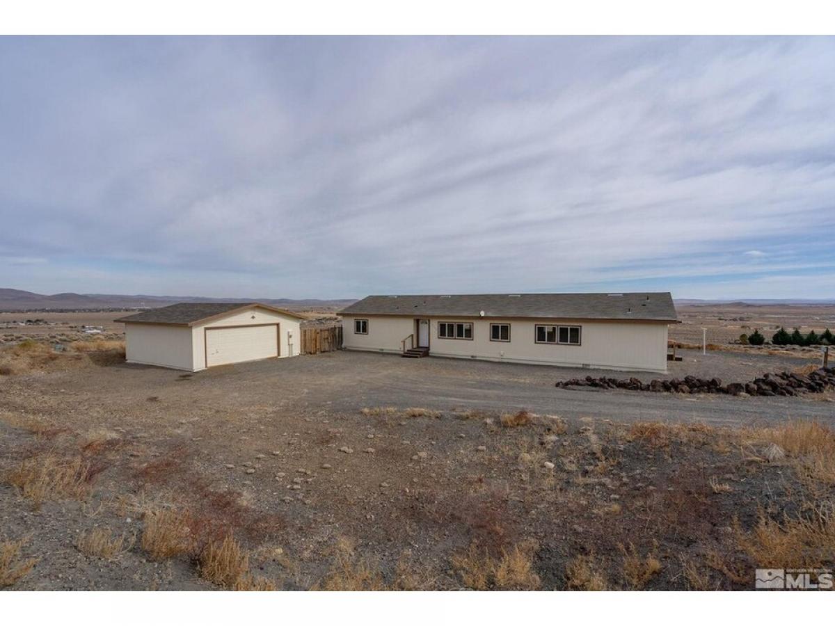 Picture of Home For Sale in Silver Springs, Nevada, United States