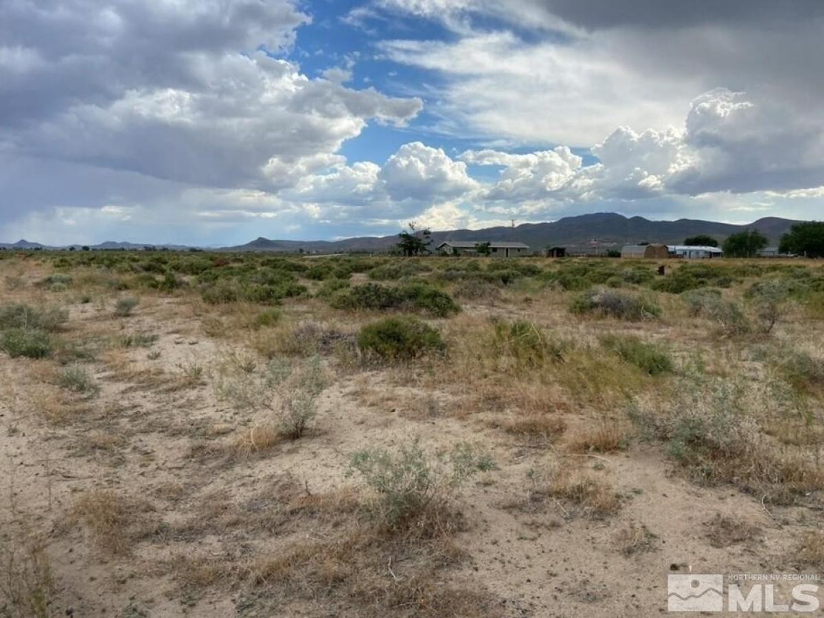 Picture of Residential Land For Sale in Silver Springs, Nevada, United States