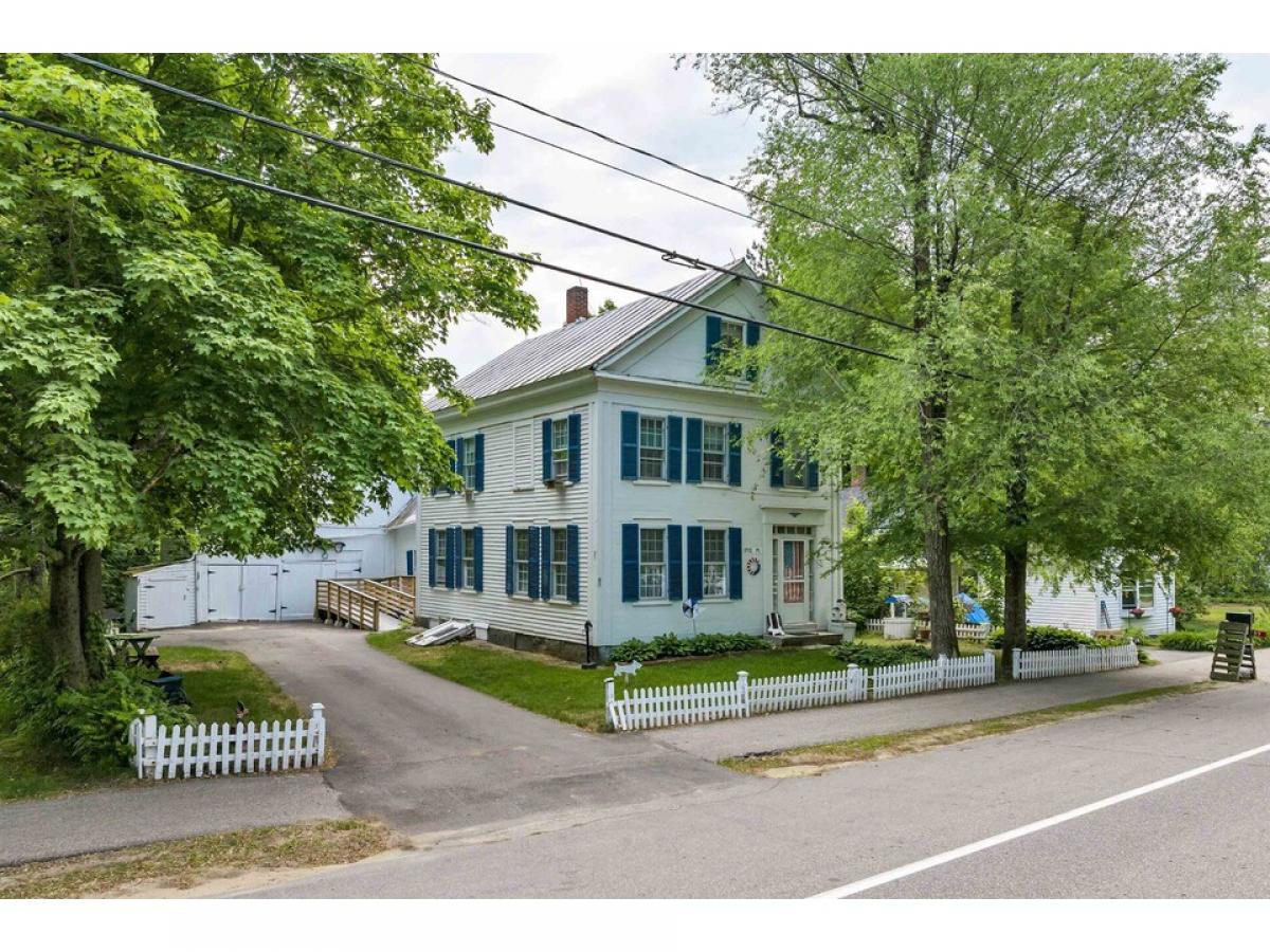 Picture of Home For Sale in New Hampton, New Hampshire, United States