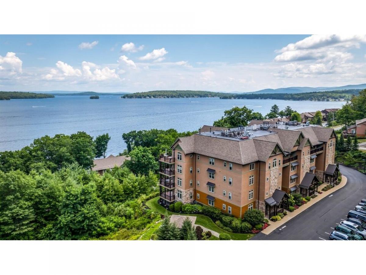 Picture of Home For Sale in Laconia, New Hampshire, United States