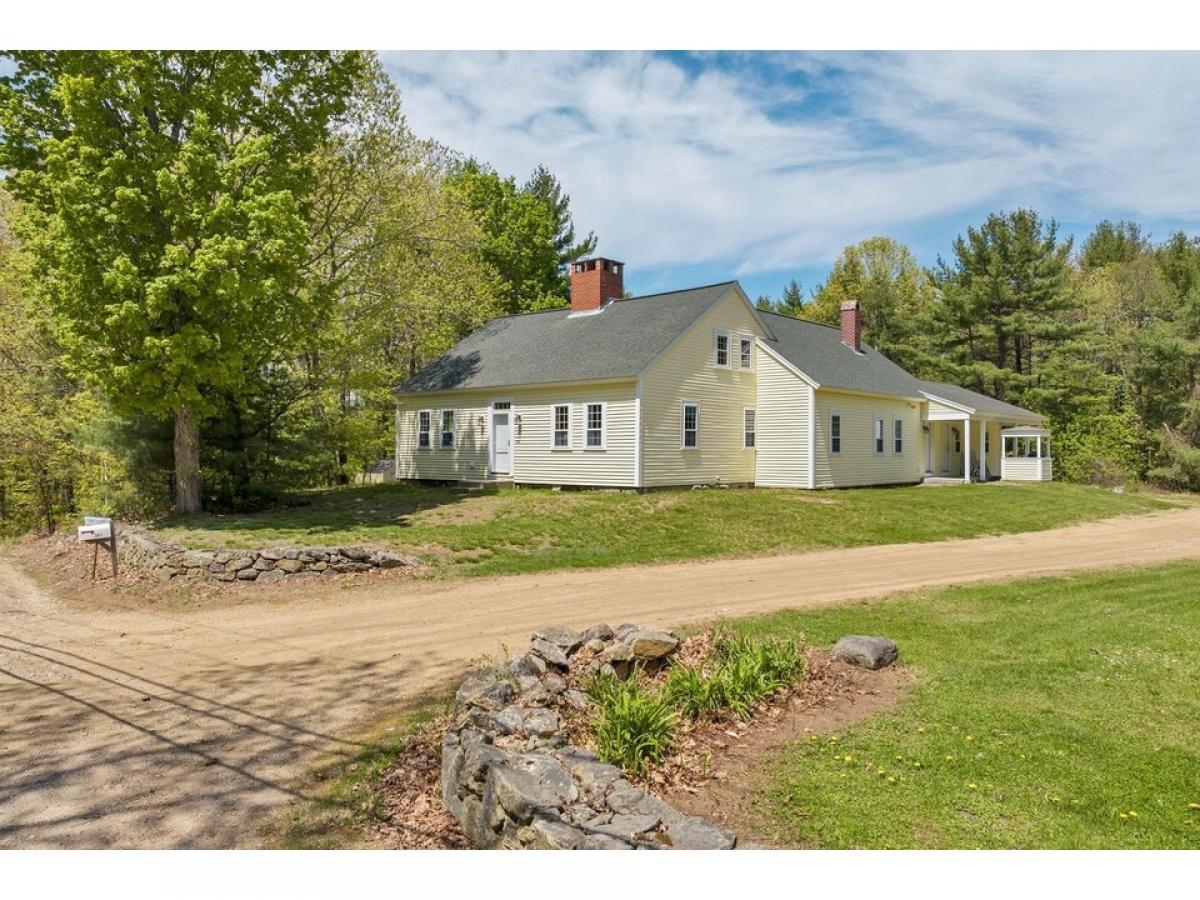 Picture of Home For Sale in Gilford, New Hampshire, United States