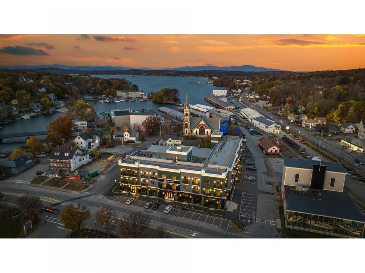 Picture of Home For Sale in Laconia, New Hampshire, United States