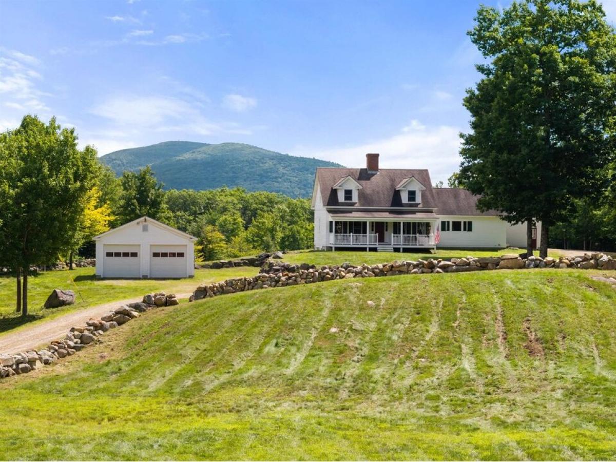 Picture of Home For Sale in Sandwich, New Hampshire, United States