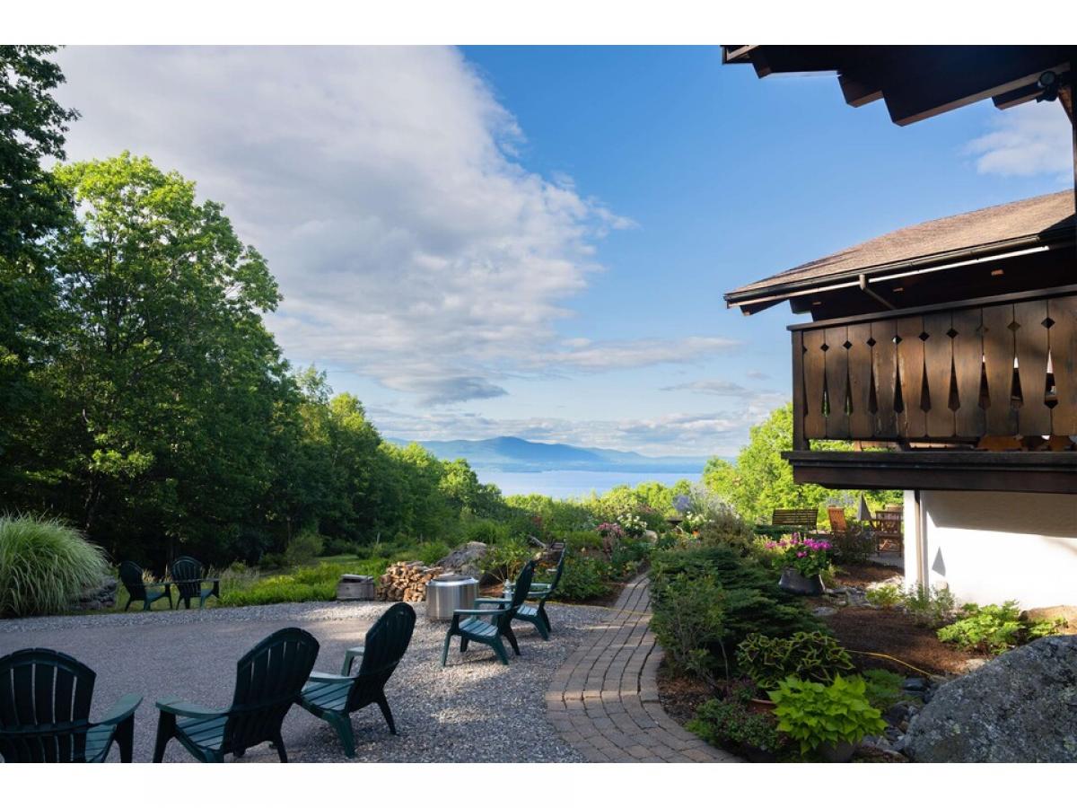 Picture of Home For Sale in Gilford, New Hampshire, United States