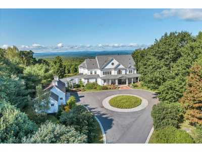 Home For Sale in Tuftonboro, New Hampshire