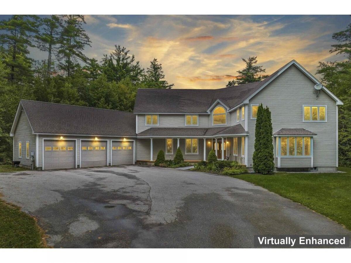 Picture of Home For Sale in Henniker, New Hampshire, United States