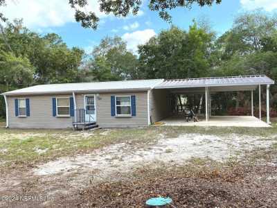 Home For Sale in Crescent City, Florida