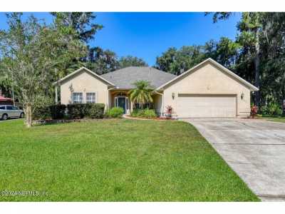 Home For Sale in Crescent City, Florida