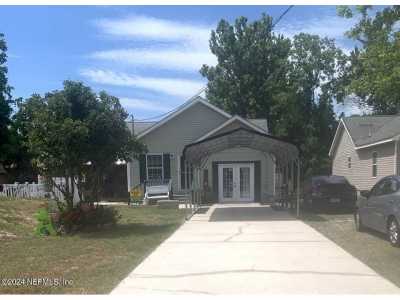 Home For Sale in East Palatka, Florida