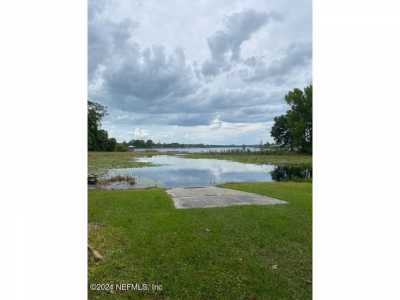 Home For Sale in Pomona Park, Florida