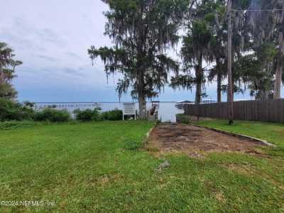 Home For Sale in Crescent City, Florida