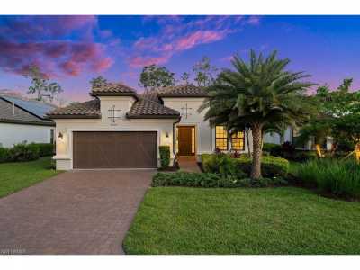 Home For Sale in Naples, Florida