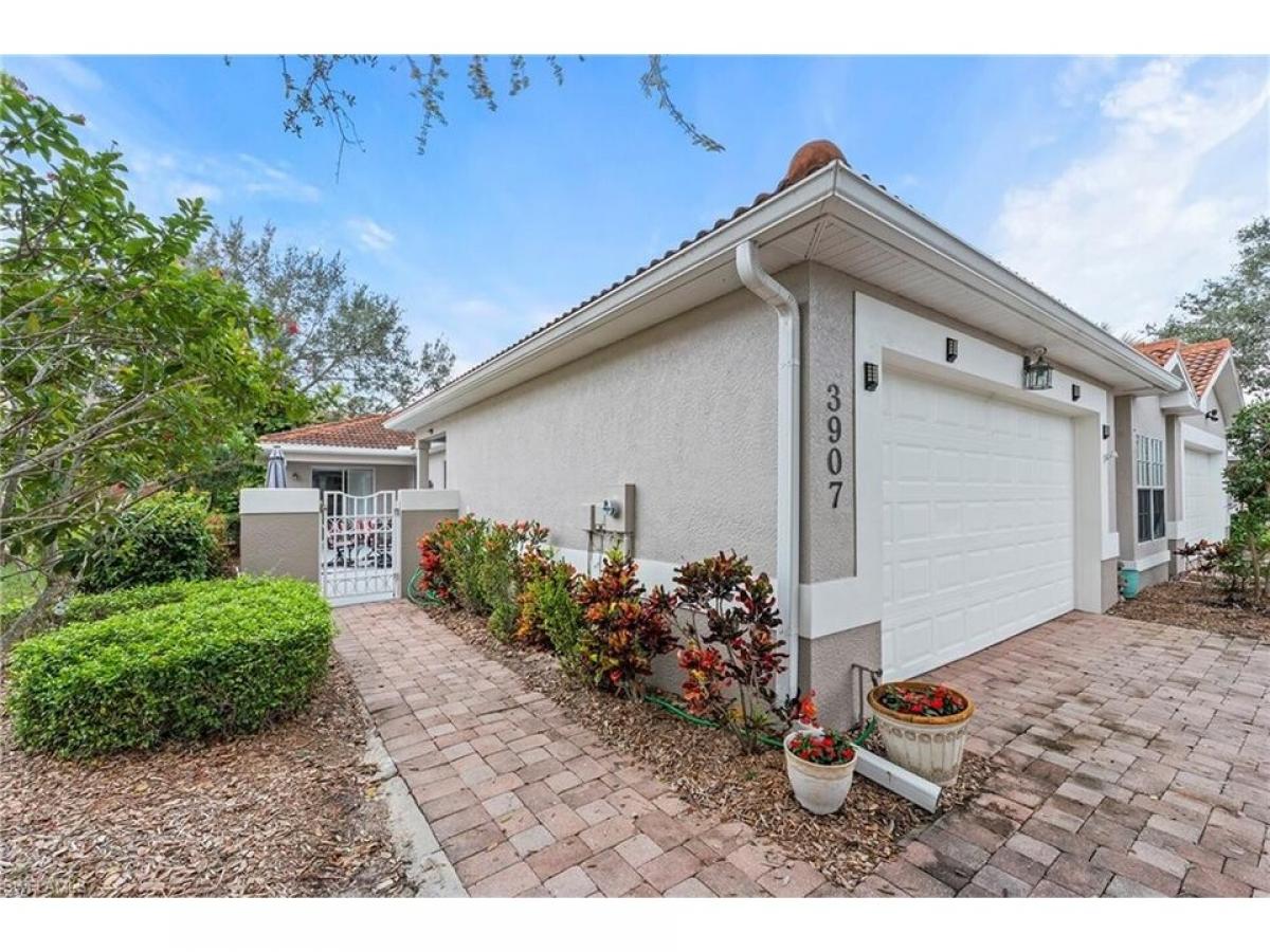 Picture of Home For Sale in Naples, Florida, United States