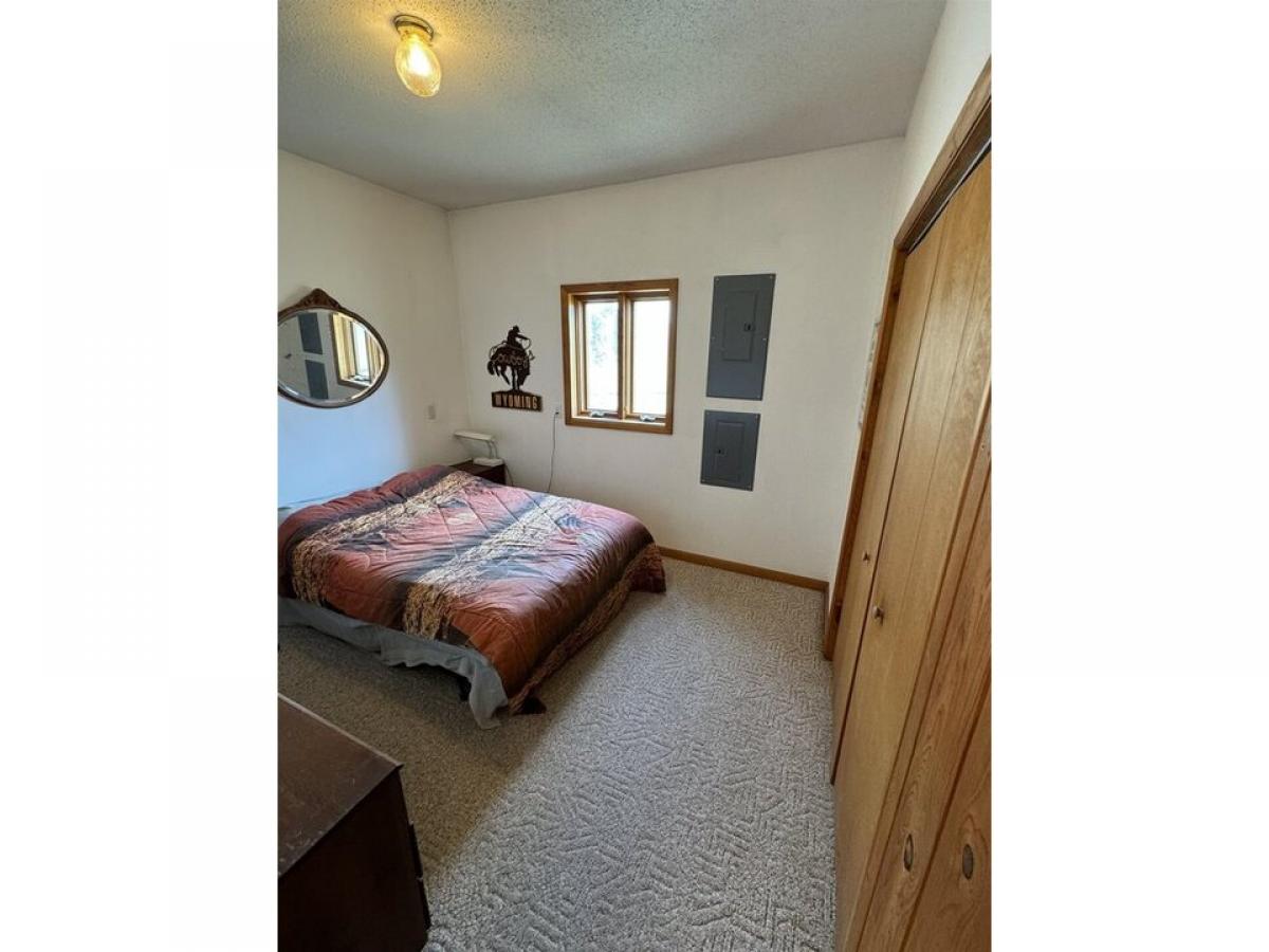 Picture of Home For Sale in Moorcroft, Wyoming, United States