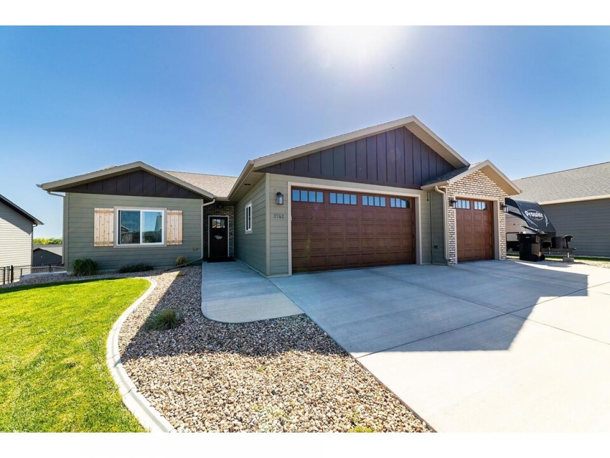 Picture of Home For Sale in Spearfish, South Dakota, United States