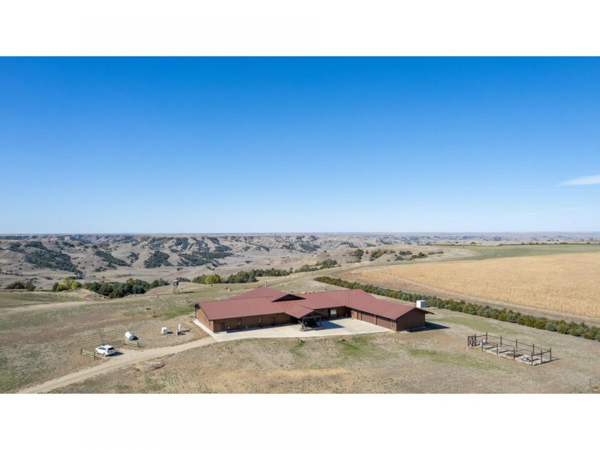 Picture of Home For Sale in Milesville, South Dakota, United States