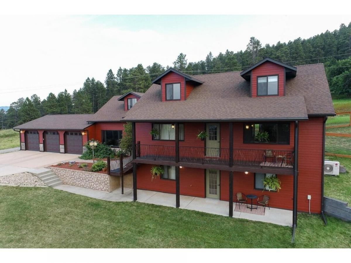 Picture of Home For Sale in Spearfish, South Dakota, United States