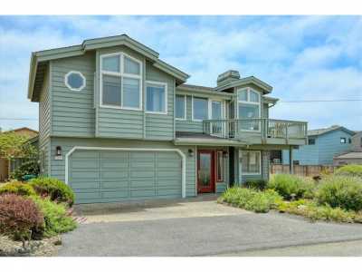 Home For Sale in Cambria, California