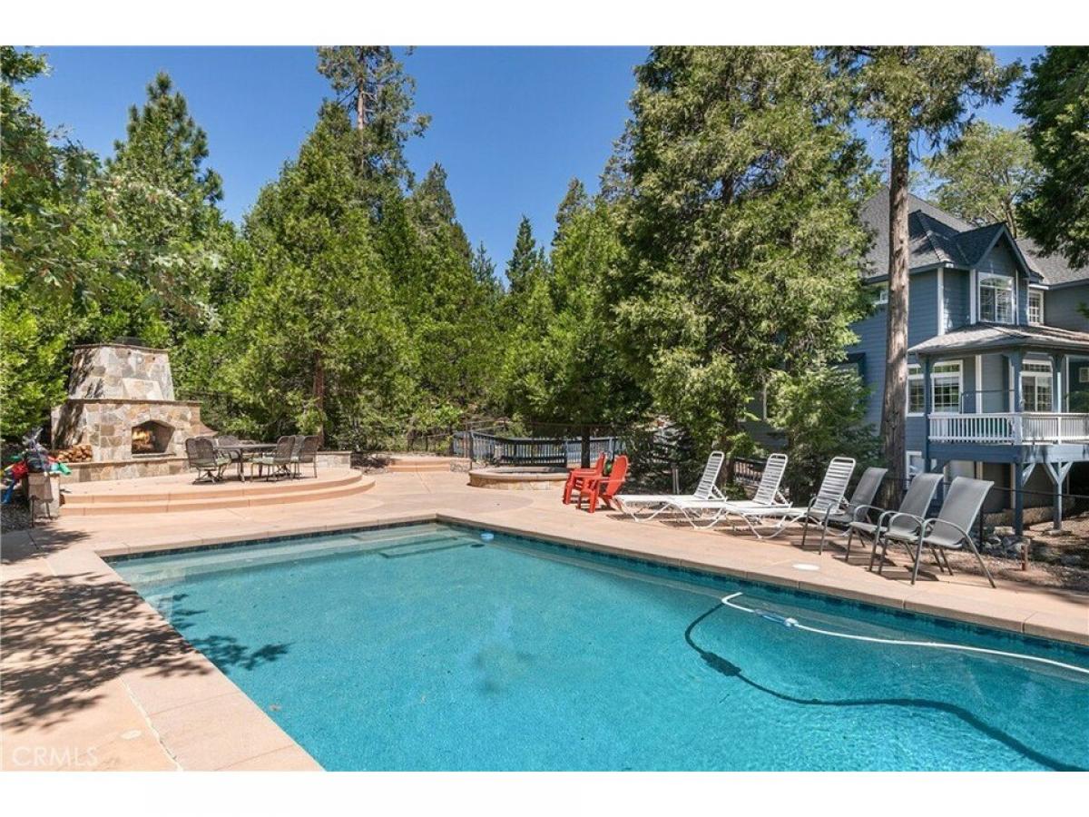 Picture of Home For Sale in Lake Arrowhead, California, United States