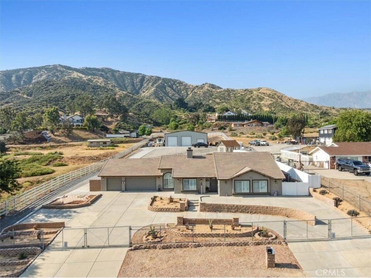 Picture of Home For Sale in Cherry Valley, California, United States