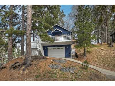 Home For Sale in Running Springs, California