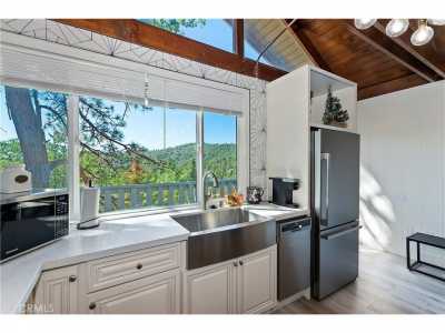 Home For Sale in Arrowbear, California